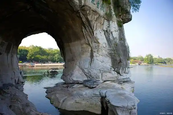 桂林象山公园:中国风景胜地的瑰宝