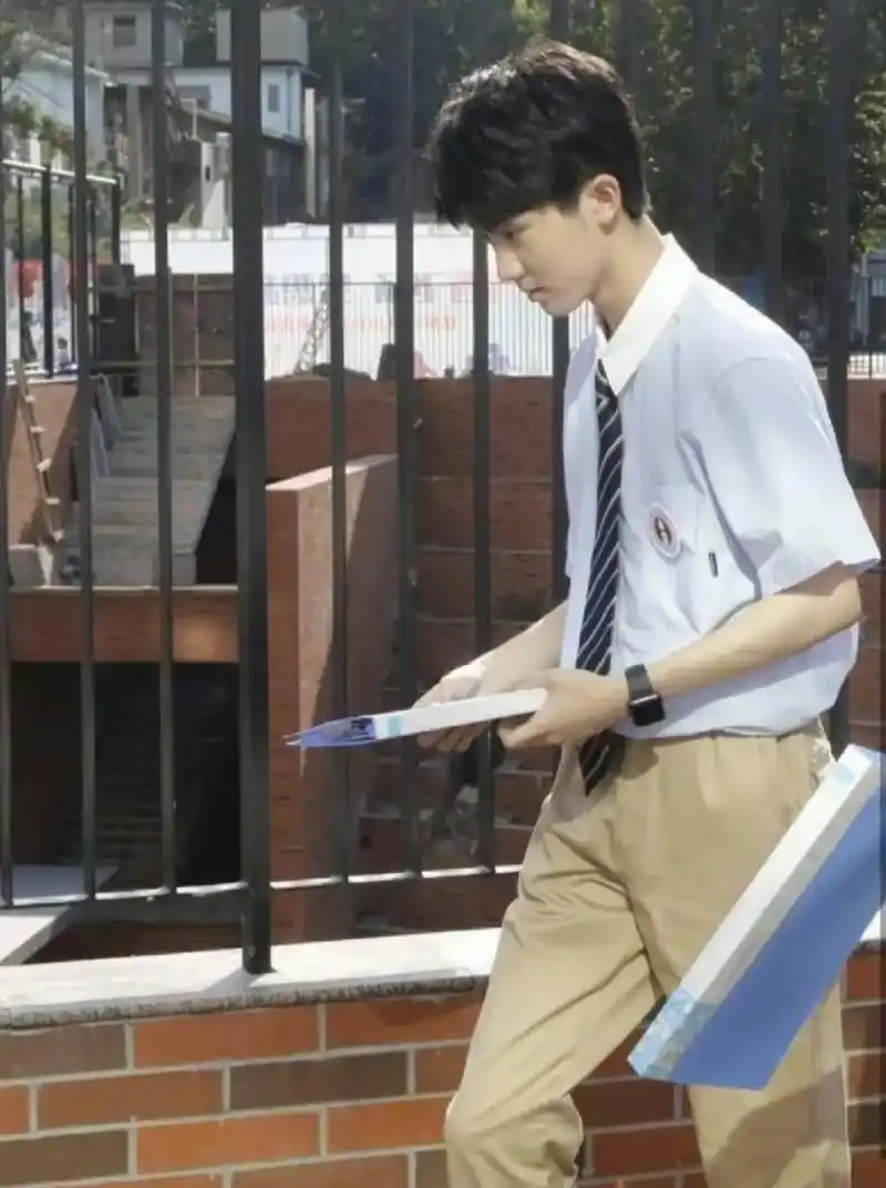 记忆里的你无法替代.#马嘉祺 #校园 #学生时代 #养成系 - 抖音