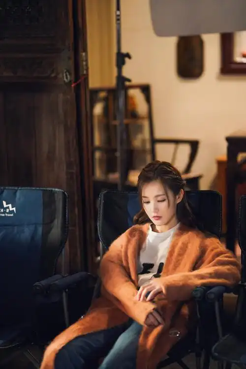 人气女团预备役@李一桐q陪你度过平行时空的浪漫时光#平行时空遇见你