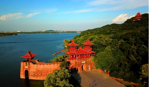 碑---楚天台---朱碑亭一文化武汉东湖磨山景区是东湖风景区的核心景区