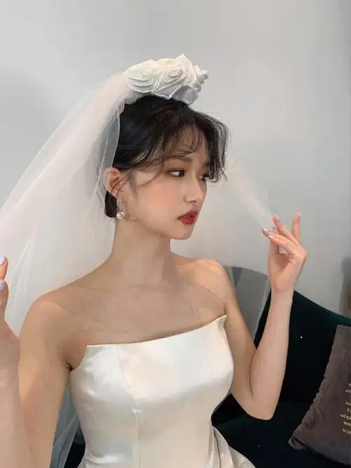 韩式盘发的新娘超好看