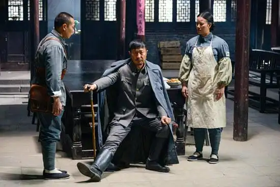 电视剧《怒放》央视热播 何翯"为爱让步"