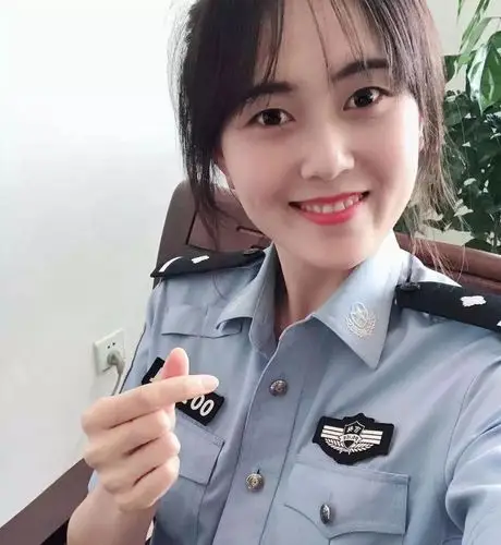 颜值爆表吉林高速警花独家照片流出
