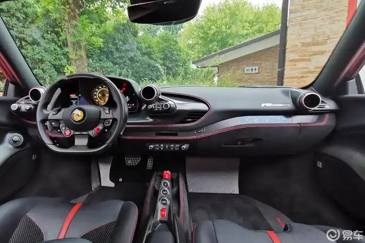 【法拉利f8tributo 3.9t内饰全景正拍图片-汽车图片大全】-易车