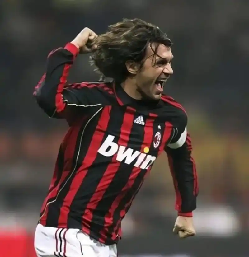 足球记忆当你老了头发白了谁还记得你年轻的容颜马尔蒂尼