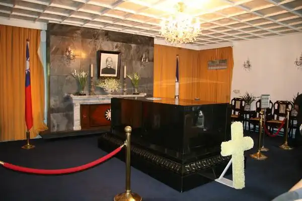 p>慈湖蒋陵,位于中国台湾省 a target="_blank" href="/item/桃园县