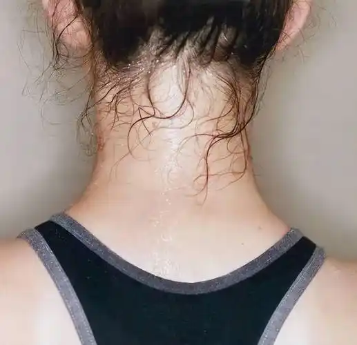 俗话说吃饭出大汗一生白干是啥意思爱出汗的人好还是不好