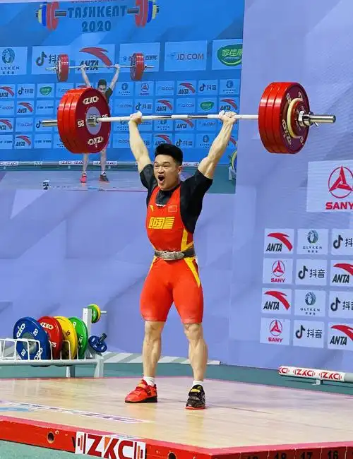 6月12日,中国举重队公布了东京奥运会的参赛名单,奥运冠军石智勇和