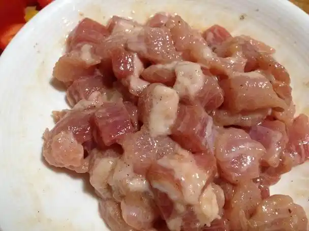 色彩明艳富含维c的五彩瘦肉丁