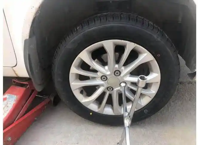 常熟夜间补胎上门补胎小王汽车