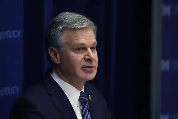 联邦调查局局长克里斯托弗·雷 (christopher wray) 于 2022 年 12 月