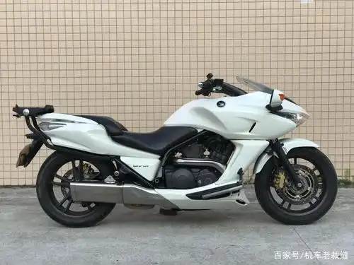 拉风的大鲨鱼 本田dn-01