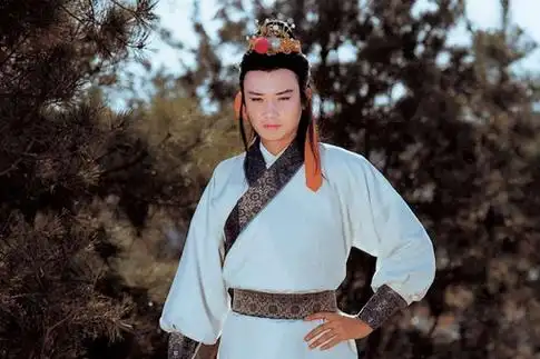 红楼梦中北静王水溶是谁?他存在的意义是什么?_人文历史_中睿百科网