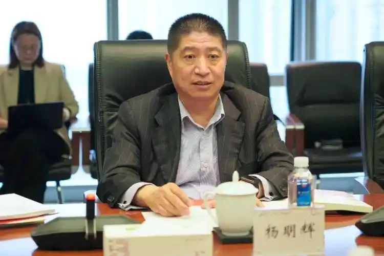 赵小中董事长对杨明辉总经理一行的到来表示欢迎,对中信证券长期以来