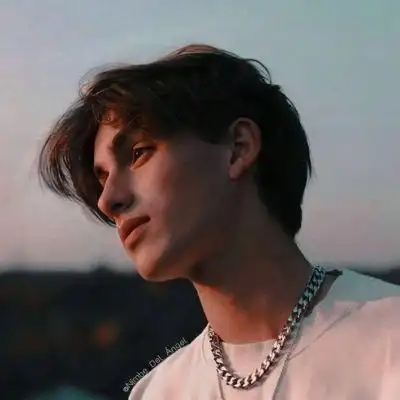 精致干净真人上半身最新男生头像 高级ins风简约微信男头2022_男生