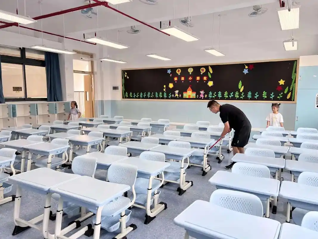深圳的小学教室,不错哇,希望柠檬姐姐好好学习,天天向上! - 抖音