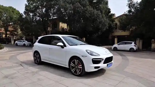 14年保时捷卡宴gts白色外观迷人声浪40万出售值得入手吗