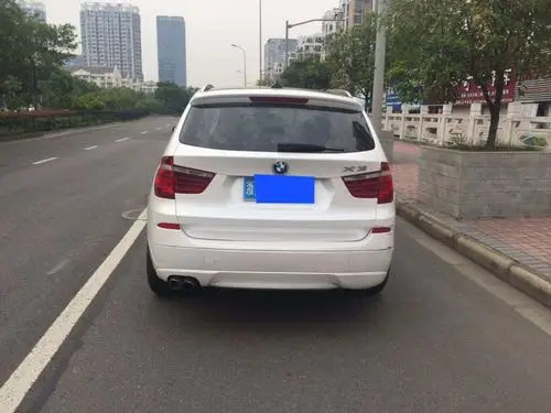 宝马x33.0四驱豪华型