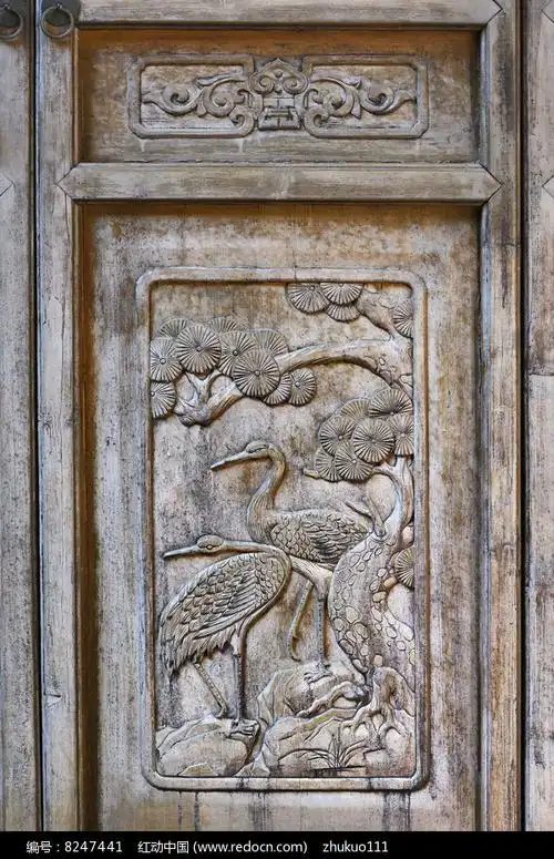 松鹤图案门饰木雕