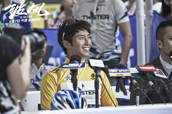 《破风》口碑爆棚 全国279家影院超前点映一秒售空