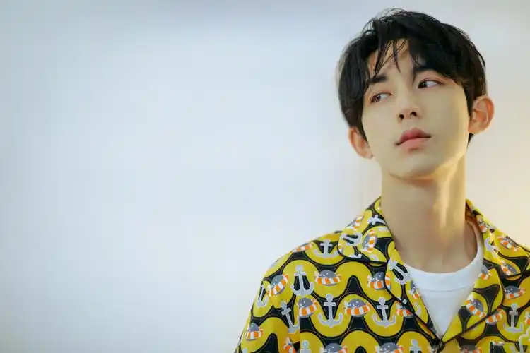 郭俊辰暖色系男友写真图片19