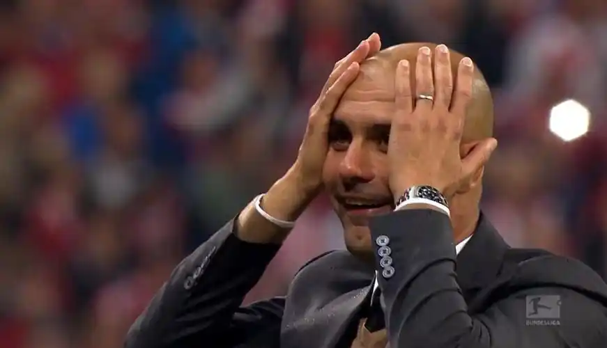 德甲圣诞搞笑集锦 瓜迪奥拉卖萌 各队集体爆头