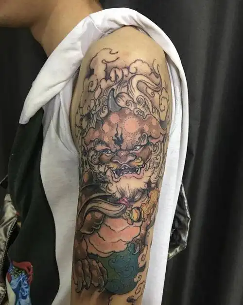 新传统唐狮纹身图片_手臂纹身图案