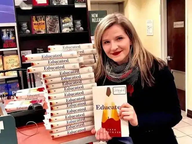 家庭教育 | 十七岁前从未上过学,她乘风破浪成为剑桥博士_塔拉