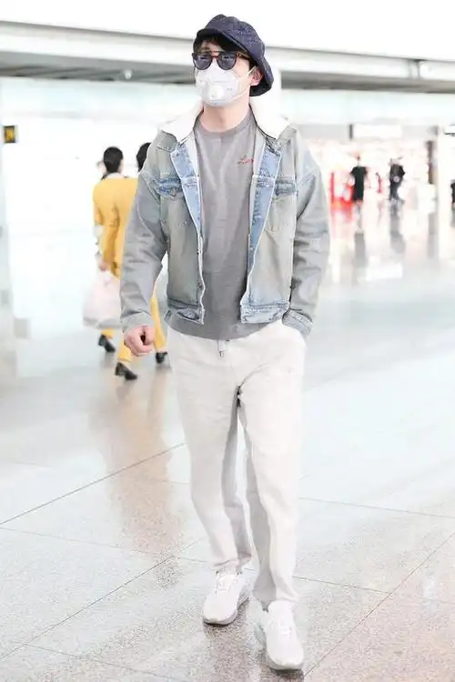 原创雷佳音毫无油腻感穿搭清爽干净身材挺拔大长腿抢镜