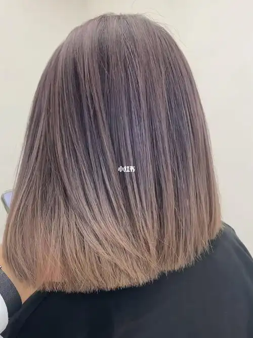 想要头发好看的可以试试这个短发渐变画染,头顶长两个月也不怕尴尬的