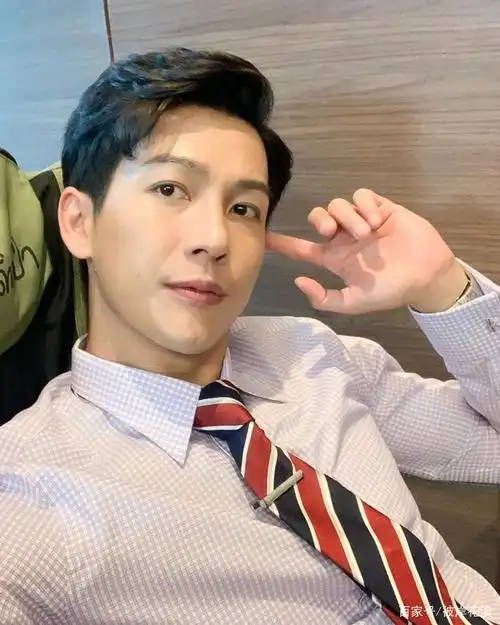 泰星推哥push这样的梨涡帅脸你见过吗