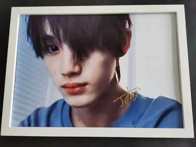 丁程鑫签名海报