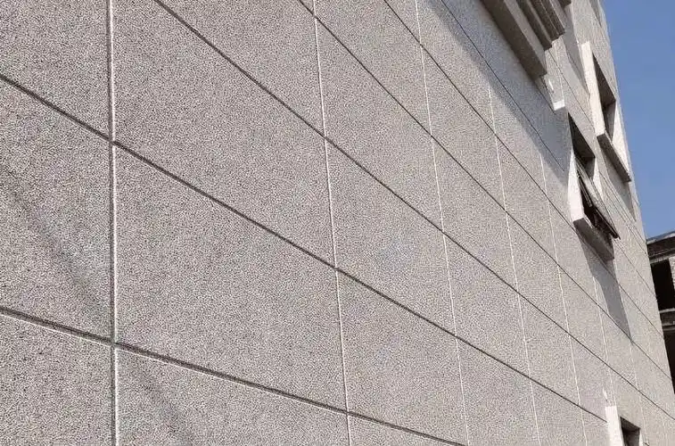 装修时外墙涂料要选真石漆还是水包砂看完这5点你就知道了