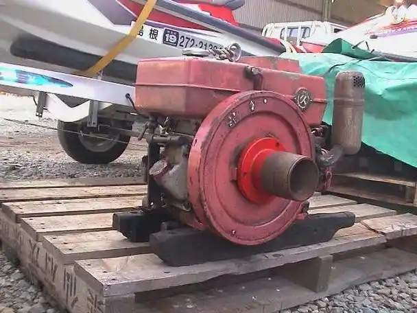 国外老古董单缸柴油机原机图片.