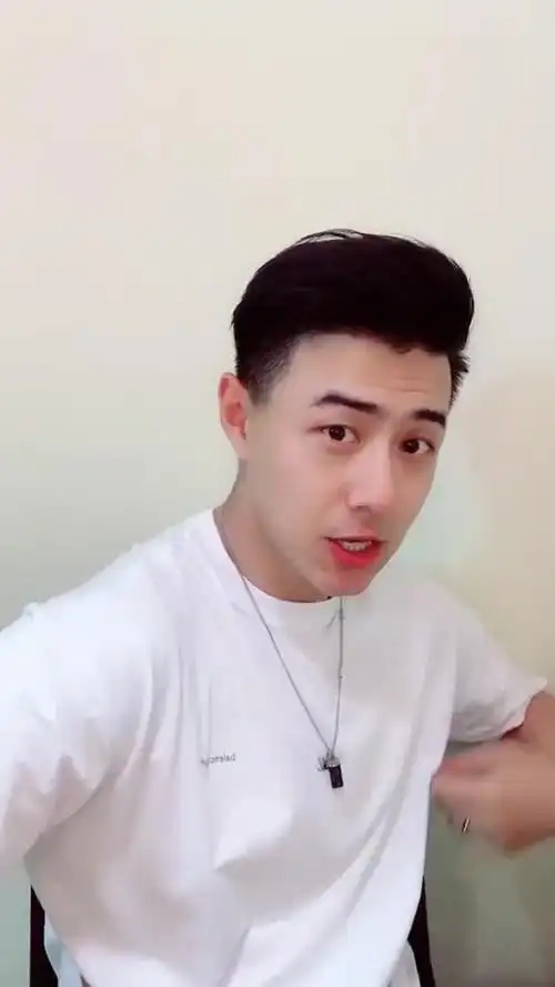 有自拍素材同一个人日常生活照套图吗?男生的套图自拍#帅哥生活照