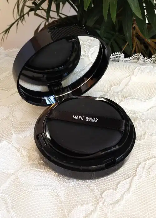 【ghrtwy】玛丽黛佳无感大师水域亮肤气垫霜