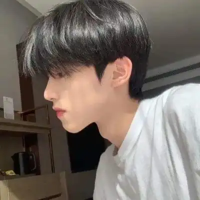 受姐姐们喜欢的最新小奶狗男头 真人帅气干净的纯欲风男生头像