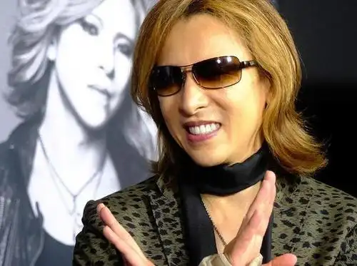 yoshiki紧急手术治颈椎 乐队巡演恐将取消