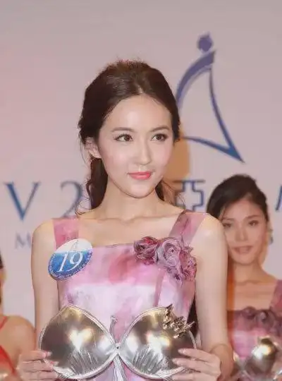 第二代赌王周焯华的毁灭史和被他睡过的女星们