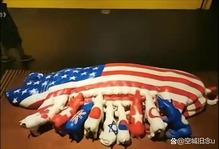 印尼艺术家的作品《依恋》,生动且形象,网友们纷纷支持该作品能够在