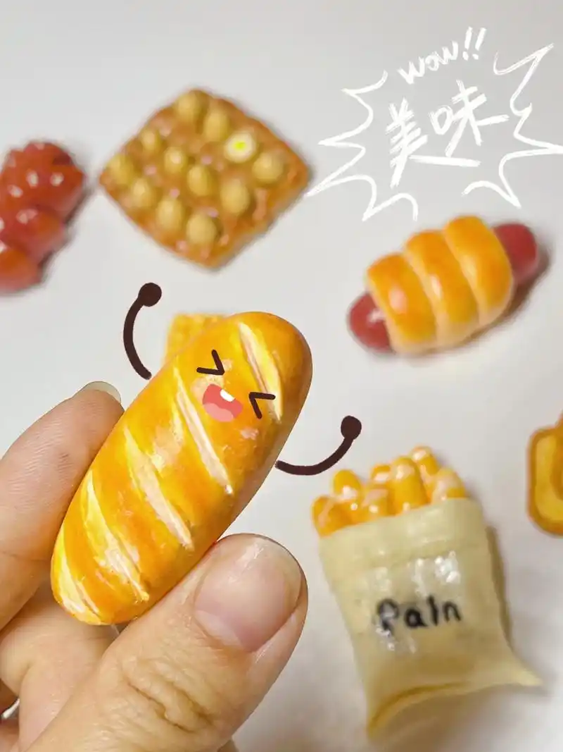 孕26周77,三小时捏出的粘土食玩面包系列.仿真面包,还别说真 - 抖音