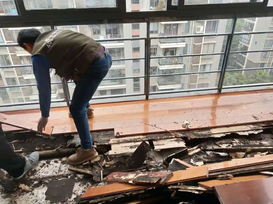 木地板开裂,缝隙大怎么处理?这些木地板修补知识你应该知道