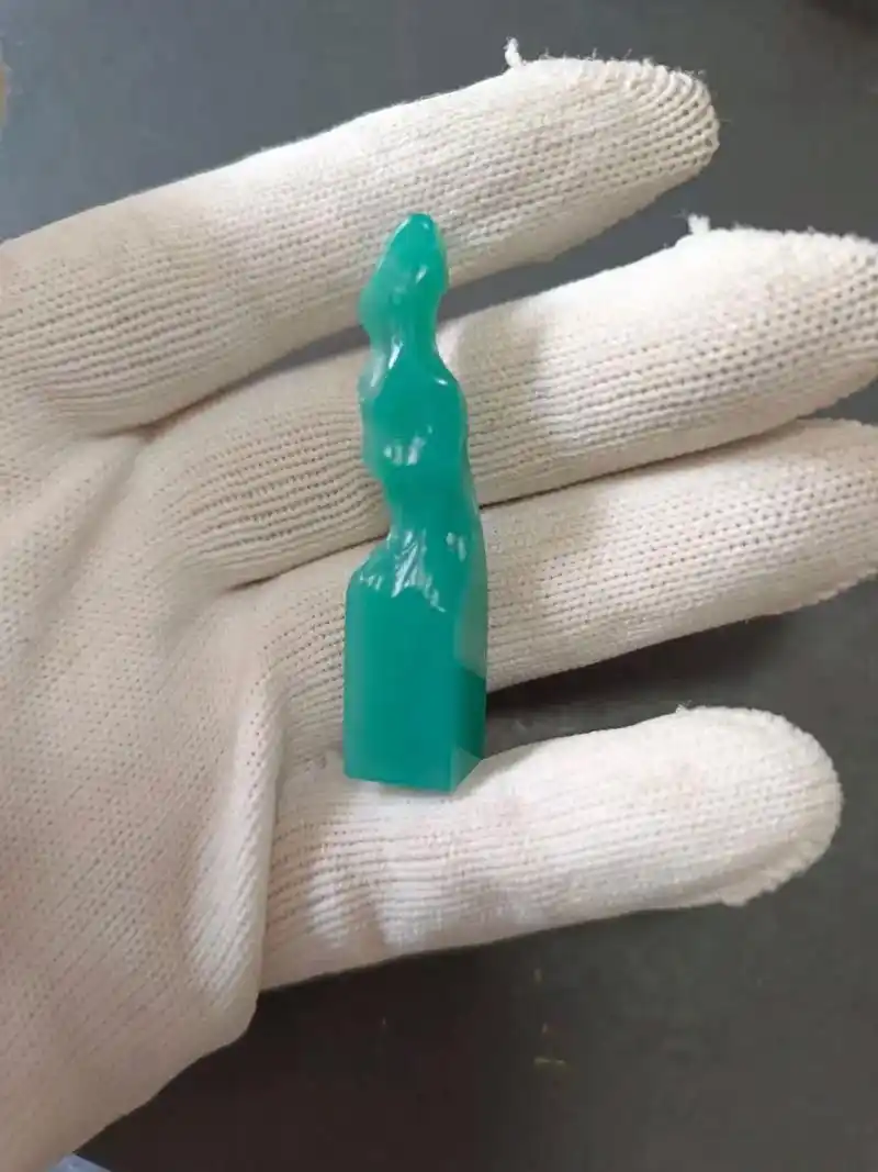 精品雅安绿手工雕太湖石山子印章,石质老性细腻,完好无裂,刀感 - 抖音