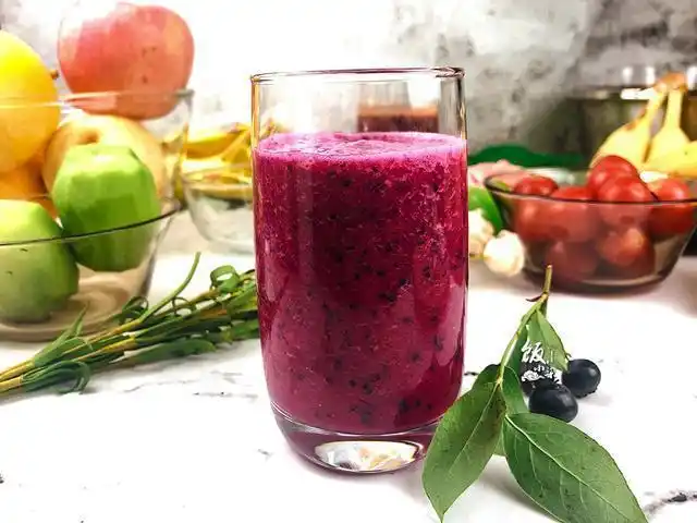 【蓝莓火龙果果汁】