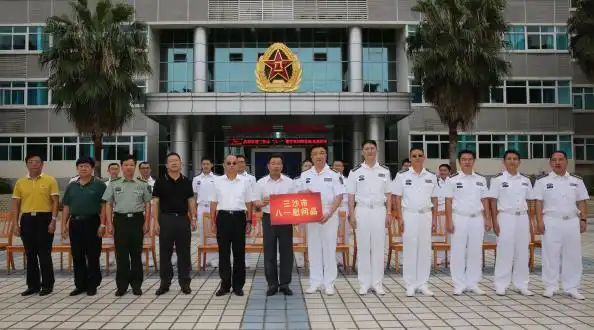 动态    在南海舰队,副司令张兆垠,副政委杜本印,政治部主任聂守礼