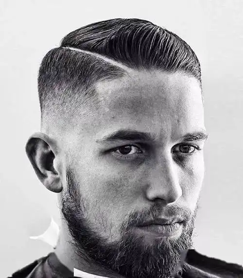 侧分油头又被称为  旁分油头, 是一种古典又绅