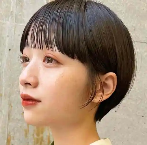 蘑菇头发型怎么描写(蘑菇头烫发发型图片女)-百科学社