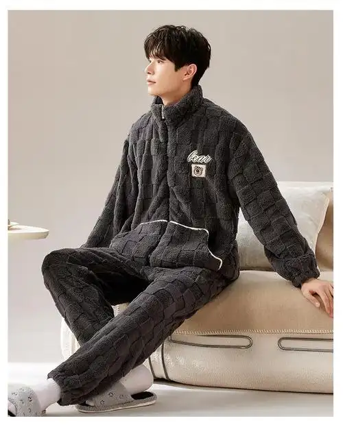 门襟圆领:领型印花:服装款式细节其他/other:图案常规:厚薄200g及以下