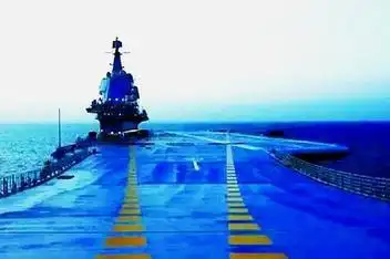 【军武集结号】首艘国产航母刷上红漆_百度视频搜索