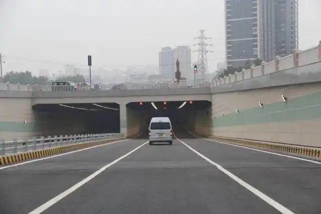 成都十里店下穿隧道今日下午16时正式通车